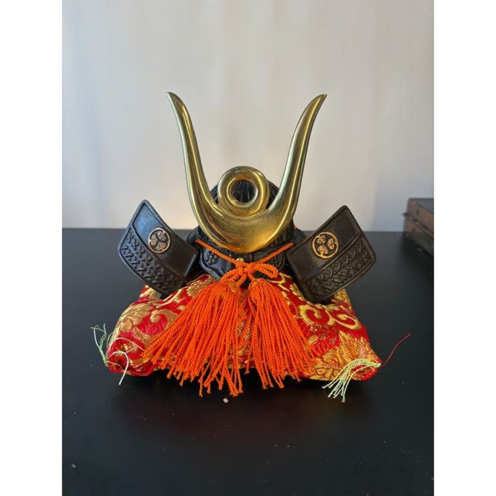 Japanese Kabuto Samurai Helmet Miniature Cast Metal Okazaki Mark Brocade Base